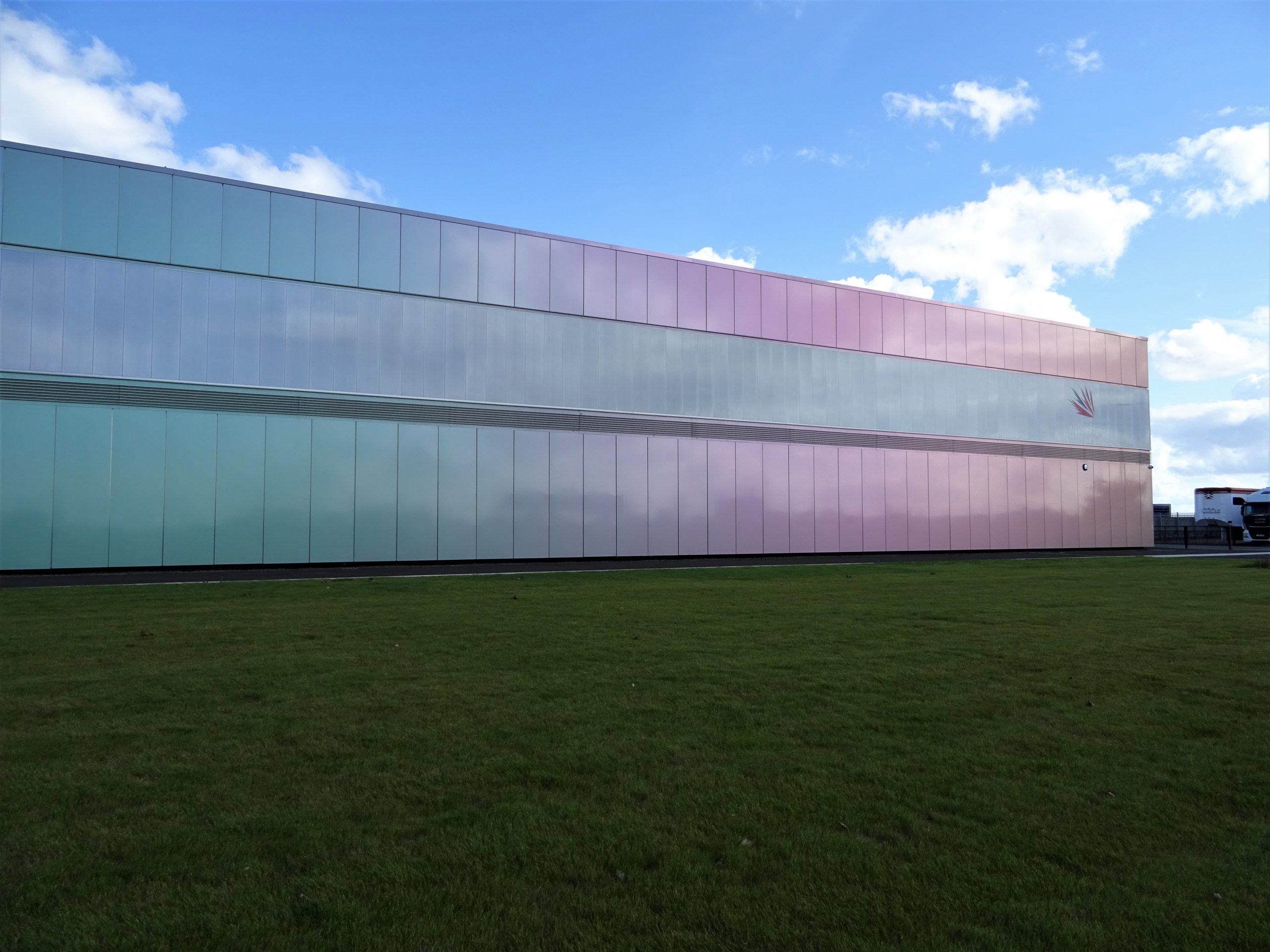 SILVERSTONE NEW29