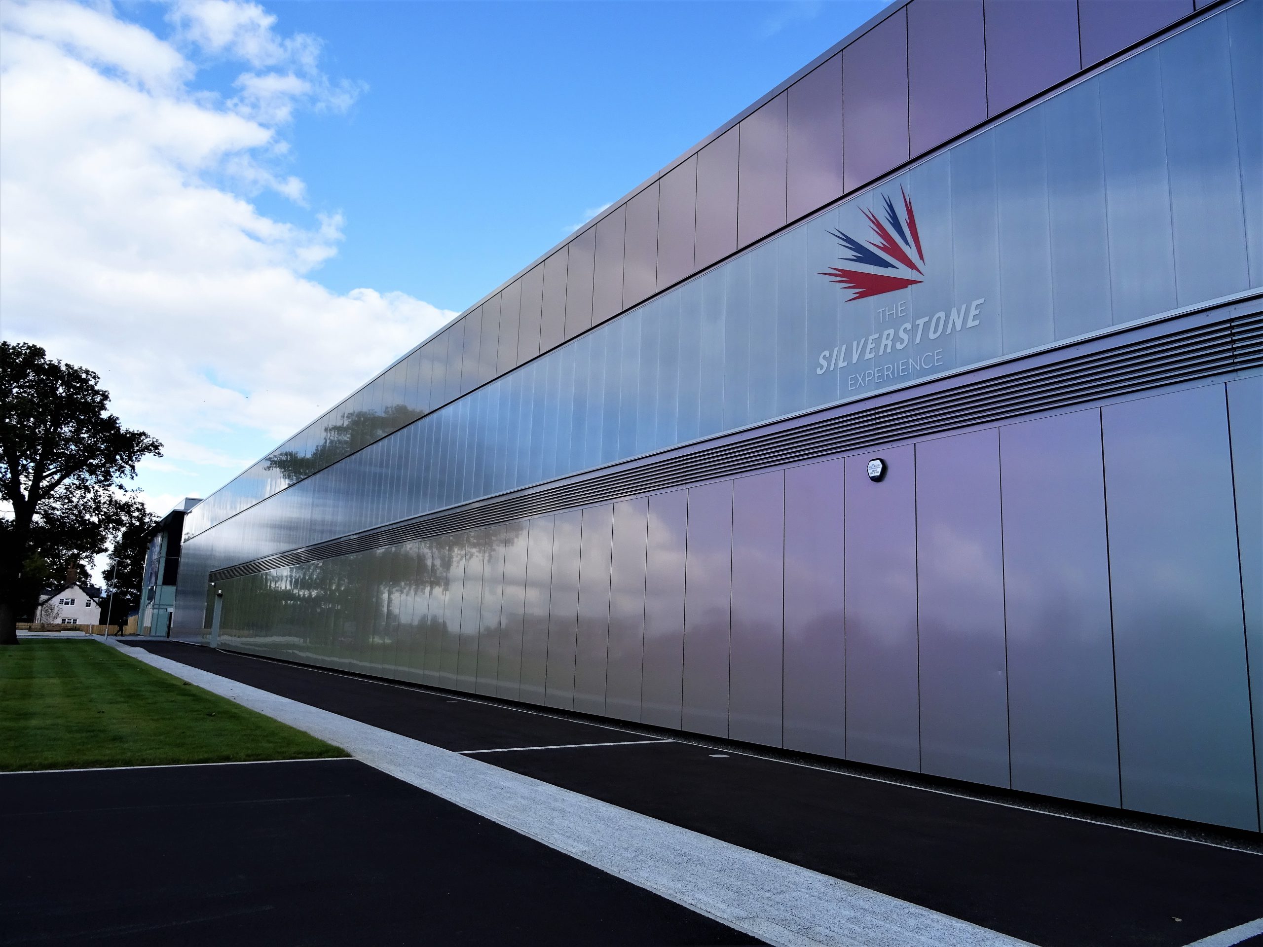 SILVERSTONE NEW5